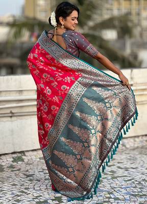 Pink banarasi silk zari woven saree with contrast blouse piece 2