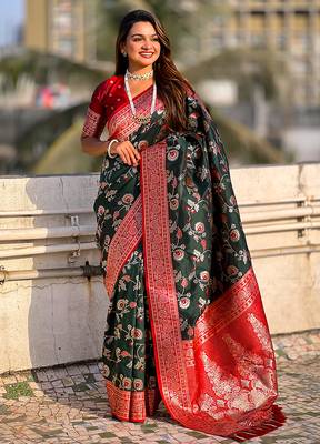 Green banarasi silk zari woven saree with contrast blouse piece 1