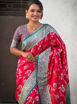 Pink banarasi silk zari woven saree with contrast blouse piece 4