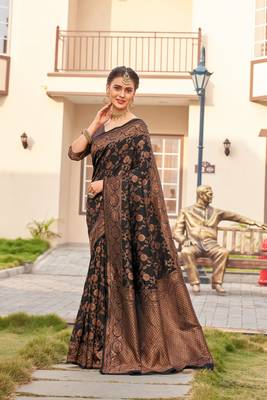 Black silk blend banarasi saree with unstitched blouse piece 3