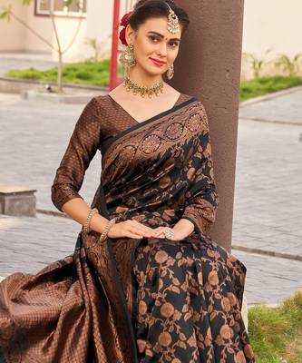 Black silk blend banarasi saree with unstitched blouse piece 4