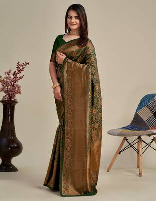 Green silk blend banarasi saree with unstitched blouse piece 4