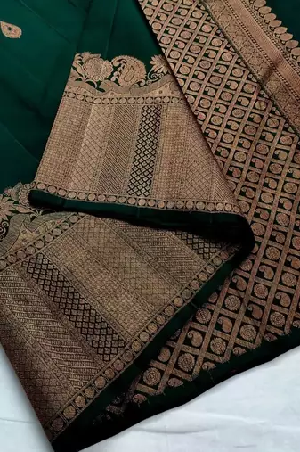 Green silk blend banarasi saree with unstitched blouse piece