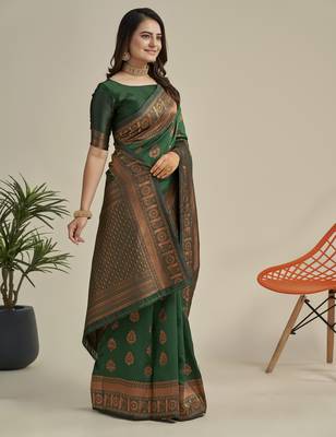 Green silk blend banarasi saree with unstitched blouse piece 2