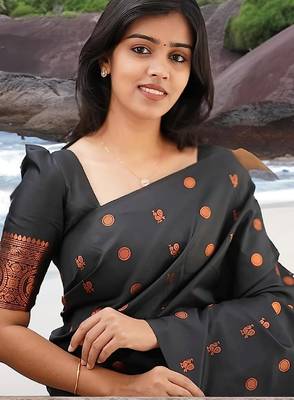 Black silk blend banarasi saree with unstitched blouse piece 2