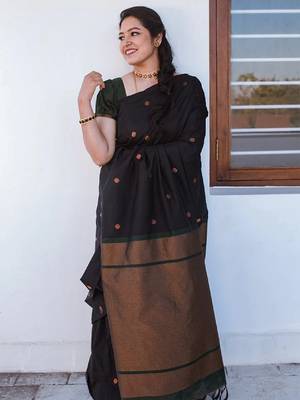 Black silk blend banarasi saree with unstitched blouse piece 1