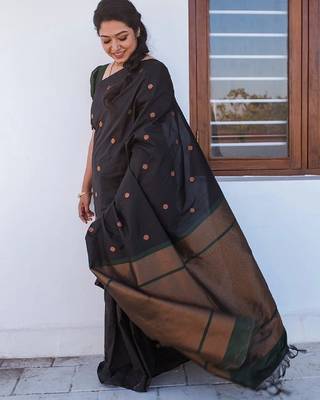 Black silk blend banarasi saree with unstitched blouse piece 4