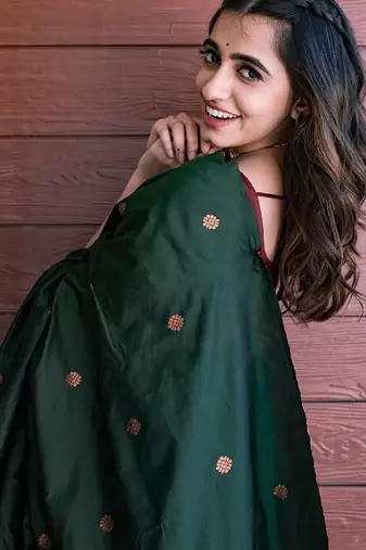 Green maroon silk blend banarasi saree with unstitched blouse piece