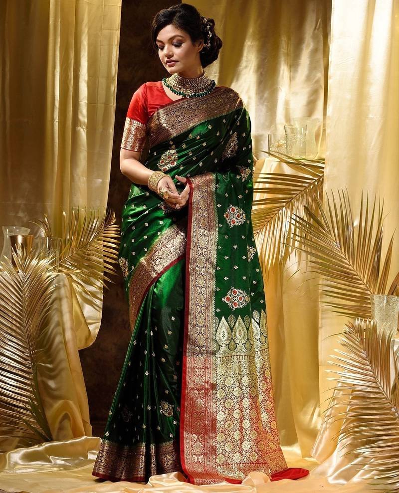 Green red soft silk blend banarasi jacuard work designer party wear saree with unstitched blouse piece