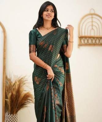 Green silk blend banarasi saree with unstitched blouse piece 4