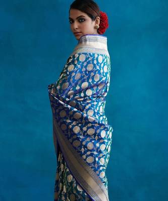 Morpich silk blend banarasi saree with unstitched blouse piece 2