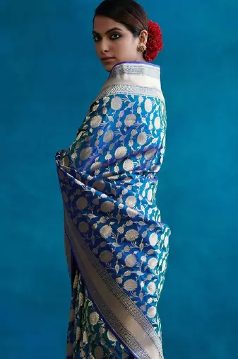 Morpich silk blend banarasi saree with unstitched blouse piece