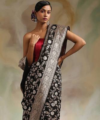 Black silk blend banarasi saree with unstitched blouse piece 2