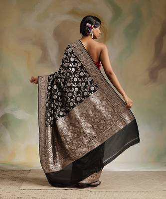 Black silk blend banarasi saree with unstitched blouse piece 3