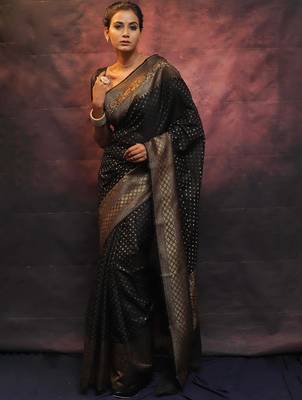Black silk blend banarasi saree with unstitched blouse piece 2