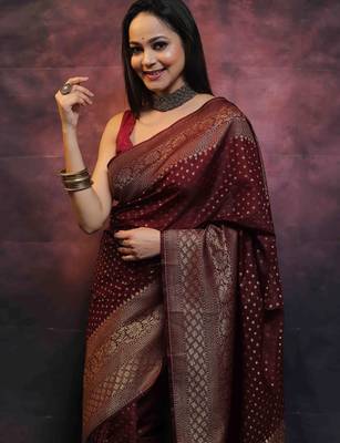 Maroon silk blend banarasi saree with unstitched blouse piece 2