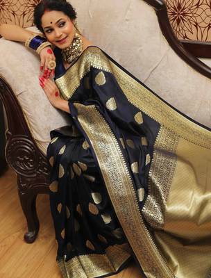 Blue silk blend banarasi saree with unstitched blouse piece 4