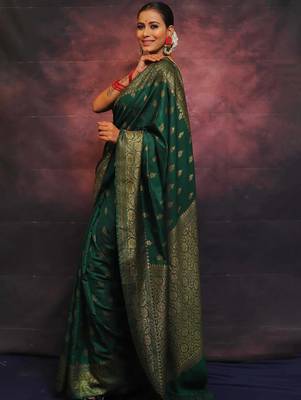 Green silk blend banarasi saree with unstitched blouse piece 3