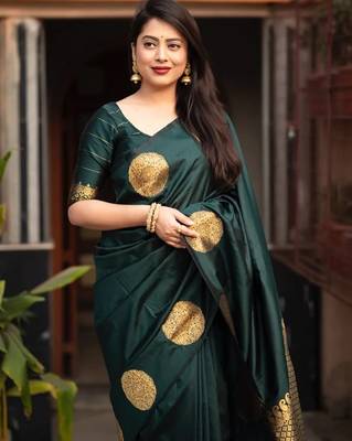 Green silk blend banarasi saree with unstitched blouse piece 1