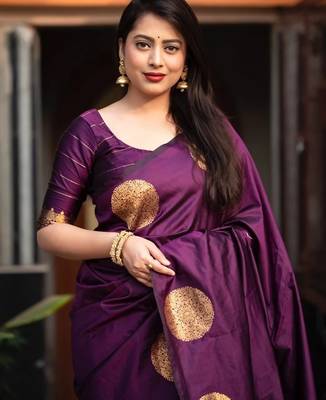 Wine silk blend banarasi saree with unstitched blouse piece 3