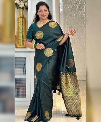 Green silk blend banarasi saree with unstitched blouse piece 3
