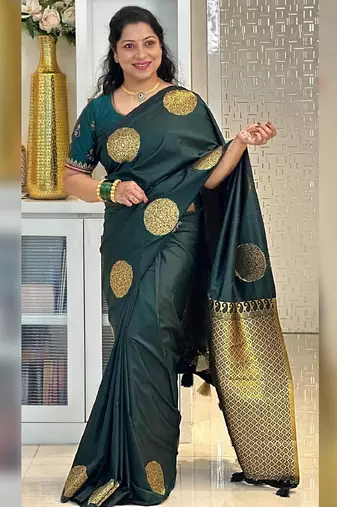 Green silk blend banarasi saree with unstitched blouse piece