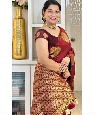 Maroon silk blend banarasi saree with unstitched blouse piece 4