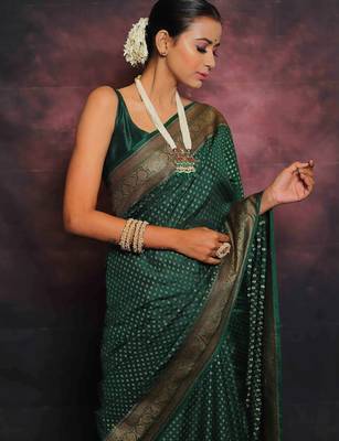 Green silk blend banarasi saree with unstitched blouse piece 4