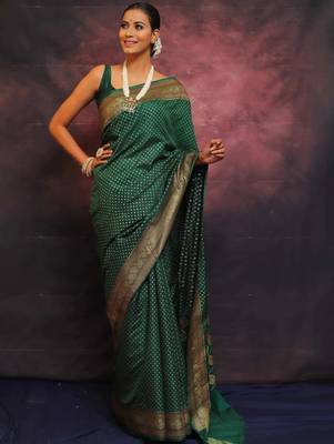 Green silk blend banarasi saree with unstitched blouse piece 5