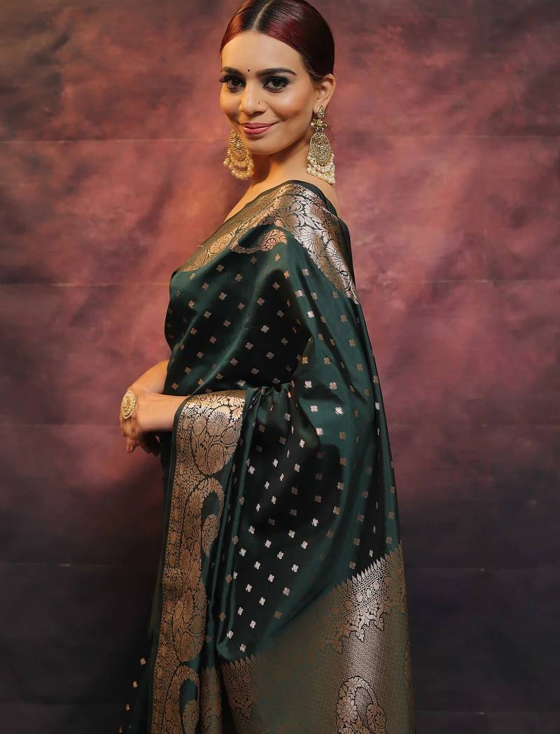 Green soft silk blend banarasi jacuard work designer party wear saree with unstitched blouse piece