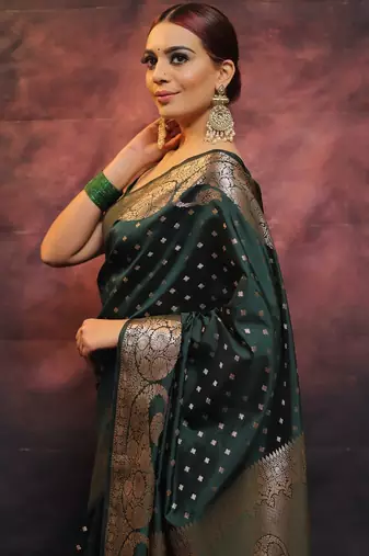 Green silk blend banarasi saree with unstitched blouse piece