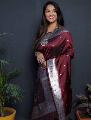 Maroon silk blend banarasi saree with unstitched blouse piece 2