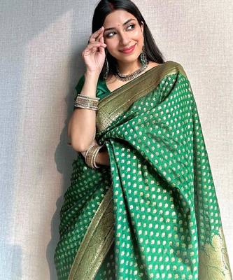 Green silk blend banarasi saree with unstitched blouse piece 1