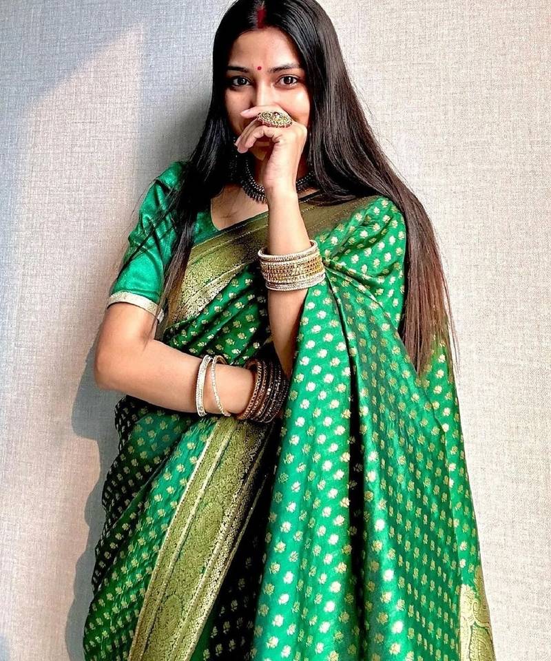 Green  soft silk blend banarasi jacuard work designer party wear saree with unstitched blouse piece