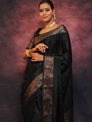 Black silk blend banarasi saree with unstitched blouse piece 1