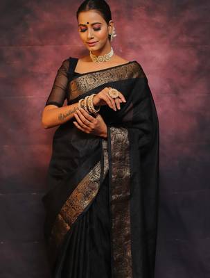 Black silk blend banarasi saree with unstitched blouse piece 4
