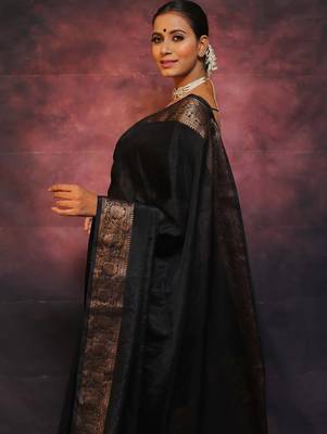 Black silk blend banarasi saree with unstitched blouse piece 5