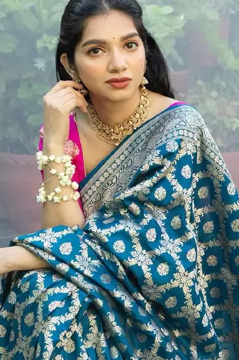 Rama pink silk blend banarasi saree with unstitched blouse piece
