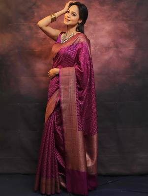 Wine silk blend banarasi saree with unstitched blouse piece 4