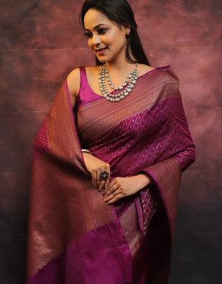 Wine silk blend banarasi saree with unstitched blouse piece 5
