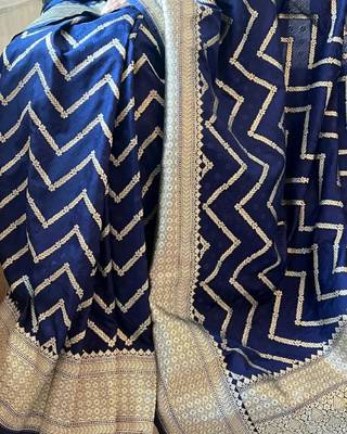 Blue silk blend banarasi saree with unstitched blouse piece 3