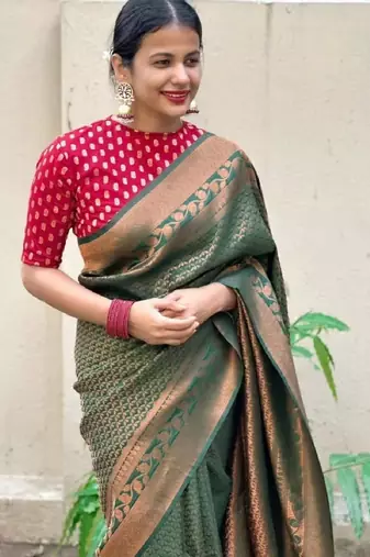 Green red silk blend banarasi saree with unstitched blouse piece