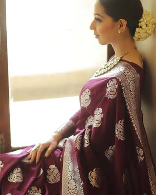 Wine silk blend banarasi saree with unstitched blouse piece 3