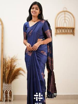 Blue silk blend banarasi saree with unstitched blouse piece 5