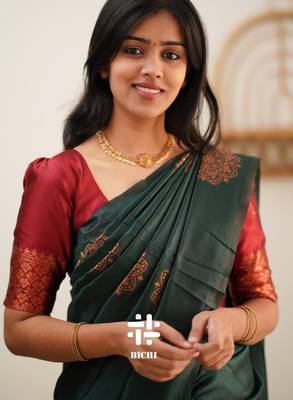Green red silk blend banarasi saree with unstitched blouse piece 1