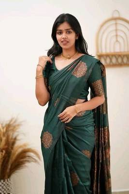 Green silk blend banarasi saree with unstitched blouse piece 1