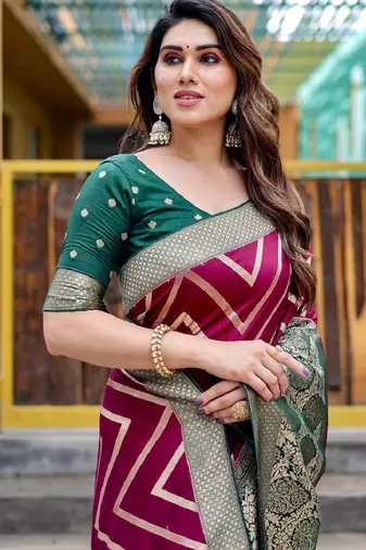 Purple silk blend banarasi saree with unstitched blouse piece