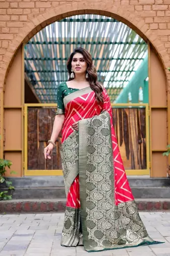 Red silk blend banarasi saree with unstitched blouse piece