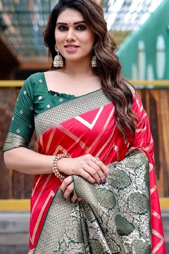 Red silk blend banarasi saree with unstitched blouse piece