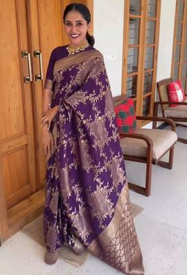 Wine silk blend banarasi saree with unstitched blouse piece 2